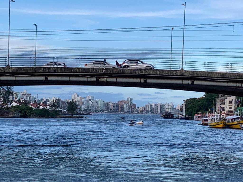 Apartamento Pe Na Areia E Aguas Tranquilas No Centro De Гуарапари Экстерьер фото